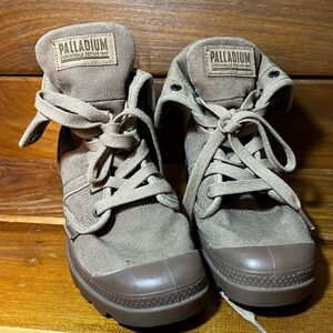 Palladium womens Tan boots